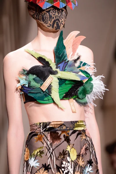 Look 38